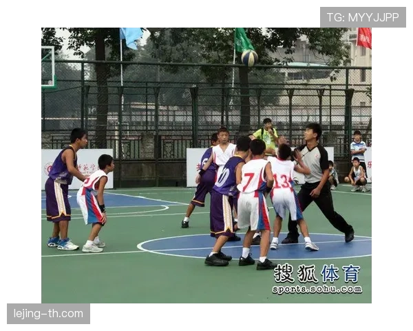 什么是跳球?解读篮球比赛中球权判定的基本规则 什么是跳球?解读篮球比赛中球权判定的基本规则